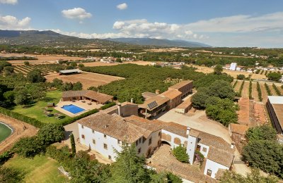 Can Burguès: agroturismo en una masía con ocho siglos de historia